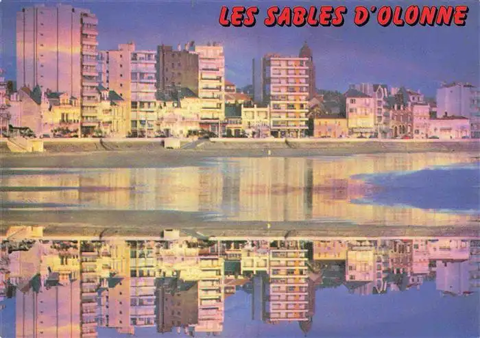 AK / Ansichtskarte  Les_Sables-d_Olonne_85 Reflets sur la plage à marée basse