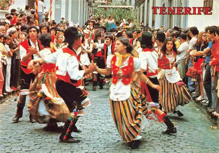 AK / Ansichtskarte 73964289 Tenerife_Islas_Canarias_Spanien_ES Motivo típico Strassenfest Folklore