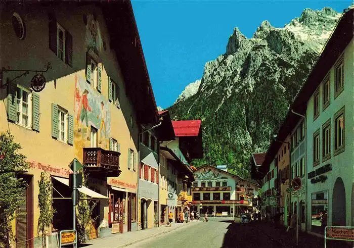 AK / Ansichtskarte  MITTENWALD_Bayern Ortszentrum Hoehenluftkurort gegen Karwendelgebirge Huber Karte Nr 8187