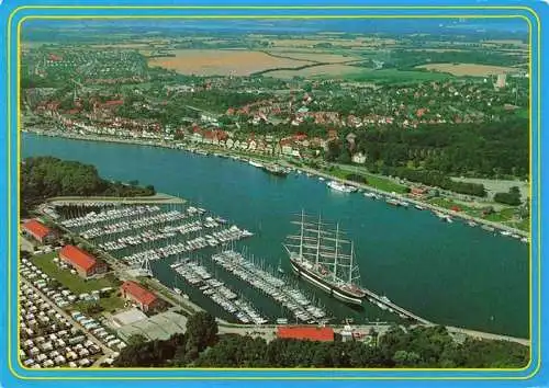 AK / Ansichtskarte 73964878 Travemuende_Ostseebad Yachthafen mit der Passat Segelschiff