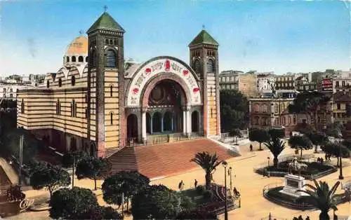 AK / Ansichtskarte  Oran_Algerie La Cathédrale Statue Jeanne d'Arc Monument