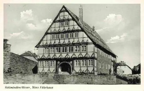 AK / Ansichtskarte  Holzminden_Weser_Niedersachsen Altes Faehrhaus Fachwerkhaus