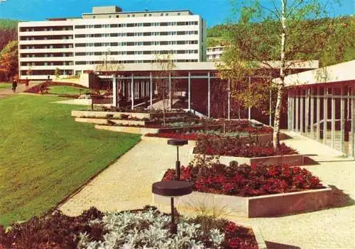 AK / Ansichtskarte  Bad_Soden-Salmuenster Wandelhalle mit Blick zum Park Sanatorium