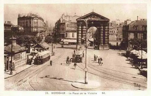 AK / Ansichtskarte 73967944 Strassenbahn_Tramway-- Bordeaux La Palace de la Victoire