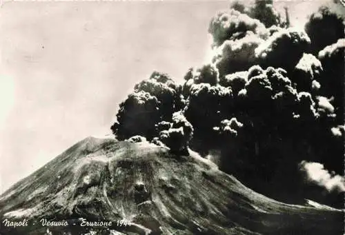 AK / Ansichtskarte 73968666 NAPOLI_Neapel_Naples_IT Vesuv Eruption von 1944