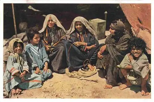 AK / Ansichtskarte 73968776 Jericho__Israel Beduinenfrauen und Kinder