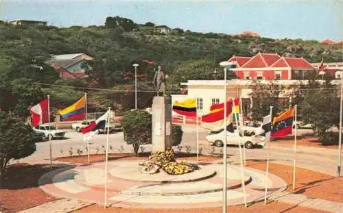 AK / Ansichtskarte 73968909 Curacao_Niederlaendische_Antillen Plaza Bolivar with statue of Simon Bolivar