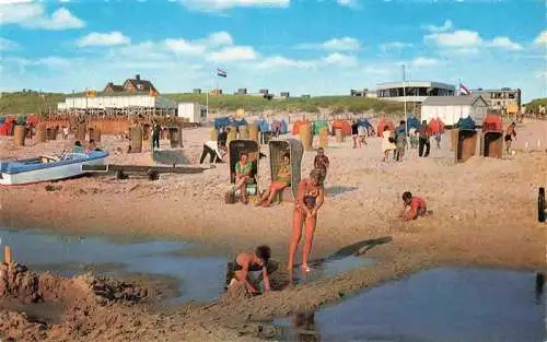 AK / Ansichtskarte 73969143 Bergen_aan_Zee_NL Strandpartie