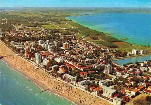 AK / Ansichtskarte  Lignano_Sabbiadoro_IT La spiaggia veduta aerea