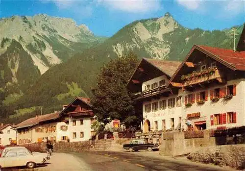 AK / Ansichtskarte 73969467 Hoefen_Tirol_AT Dorfpartie Gasthaus Blick gegen Gaichtspitze und Hoefner Joechl Alpen