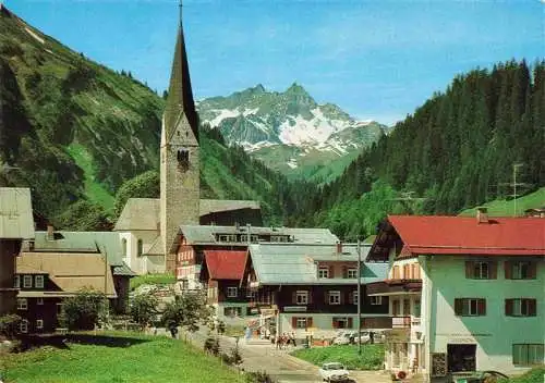 AK / Ansichtskarte 73969514 Mittelberg_Kleinwalsertal_AT Ortsansicht mit Kirche