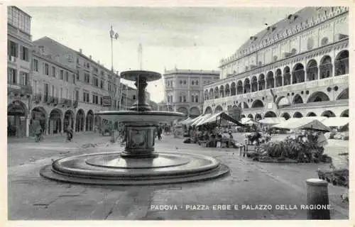 AK / Ansichtskarte 73969623 PADOVA_Veneto_IT Piazza Erbe e Palazzo della Ragione Fontana