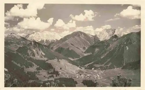 AK / Ansichtskarte  Berwang_Tirol_AT Panorama Blick vom Thaneller gegen Zugspitze Wettersteingebirge