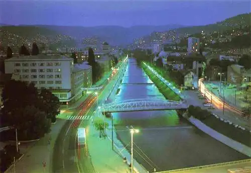 AK / Ansichtskarte 73970689 Sarajevo_Bosnia-Herzegovina Panorama bei Nacht