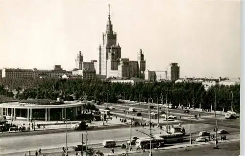 AK / Ansichtskarte 73970858 MOSCOW__Moskau_Moscou_RU View of the Lomonosov State University