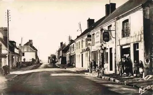 AK / Ansichtskarte  Champrond-en-Gatine_28_Eure-et-Loir La rue principal et le tabac