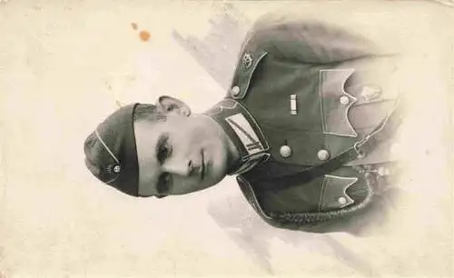 AK / Ansichtskarte 73972033 RIGA_Latvia Soldat Portrait