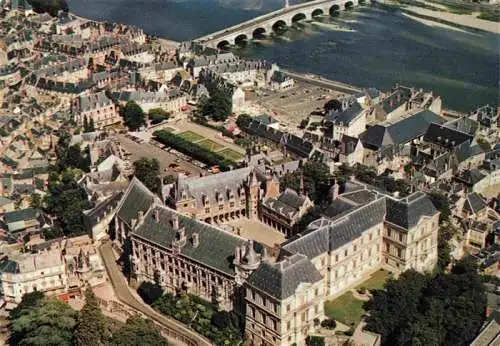 AK / Ansichtskarte  Blois_41 Le chateau de Blois et la Loire Vue aerienne