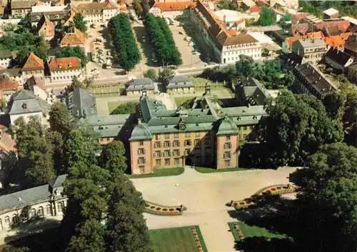 AK / Ansichtskarte 73972239 Schwetzingen_BW Schloss mit Schlossgarten Fliegeraufnahme