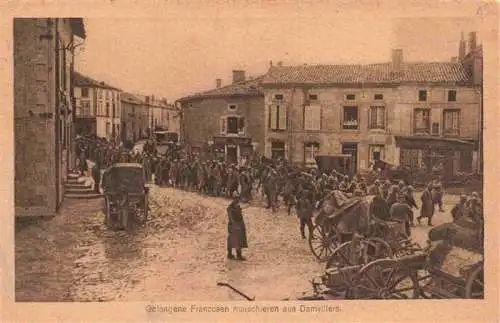AK / Ansichtskarte  Damvillers_55_Meuse Gefangene Franzosen marschieren aus Damvillers