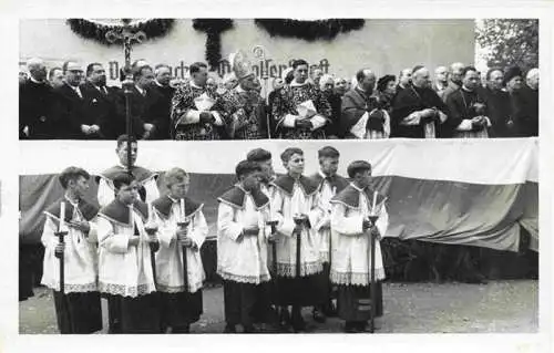 AK / Ansichtskarte 73972735 Weingarten__Wuerttemberg_BW Predikt Religioeses Fest Ministranten