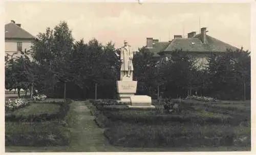 AK / Ansichtskarte 73972925 Caslav_Tschaslau_CZ Pomnik marsala Focha Denkmal Statue