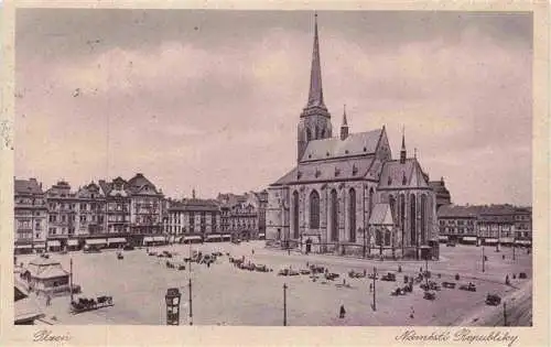 AK / Ansichtskarte 73973264 PLZEN_Pilsen_CZ Namesti Republiky Republikplatz Kirche