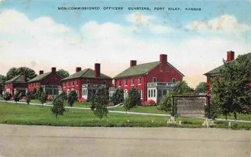 AK / Ansichtskarte  Fort_Riley_Kansas_USA Non-Commissiones Officers' Quarters