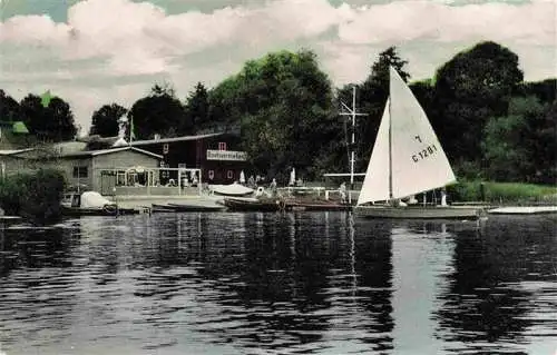 AK / Ansichtskarte 73973718 Malente-Gremsmuehlen Bootsvermietung Gaststube Segelboot