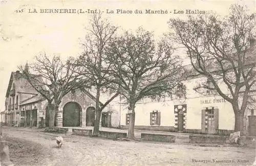 AK / Ansichtskarte  La_Bernerie-en-Retz_44_Loire-Atlantique La Place du Marche Les Halles