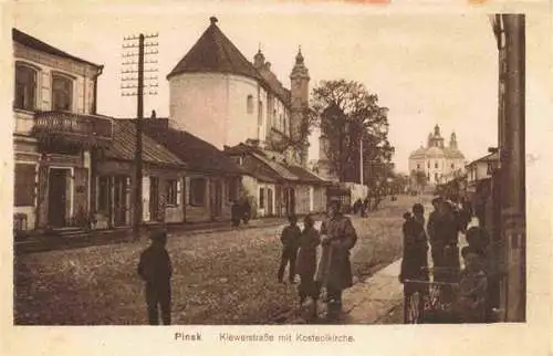 AK / Ansichtskarte  Pinsk_Belarus Kiewerstrasse mit Kosteolkirche