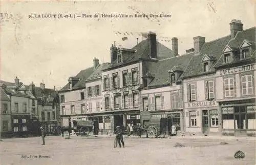 AK / Ansichtskarte  La_Loupe_28_Eure-et-Loir Place de l'Hôtel de Ville et Rue du Gros-Chêne