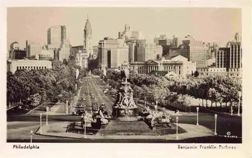 AK / Ansichtskarte  Philadelphia__Pennsylvania_USA Benjamin Franklin Parkway