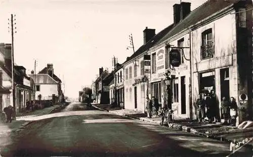 AK / Ansichtskarte  Champrond-en-Gatine_28_Eure-et-Loir La rue principale et le tabac