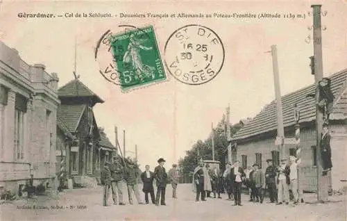 AK / Ansichtskarte  Col_de_la_Schlucht_Gerardmer_88_Vosges Daouaniers Francais et Allemands au Poteau Frontiere