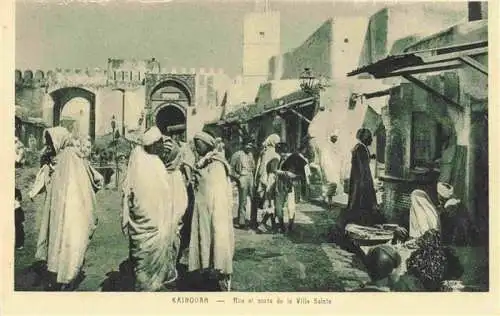 AK / Ansichtskarte  KAIROUAN_Qairawan_Tunesie Rue et porte de la ville sainte