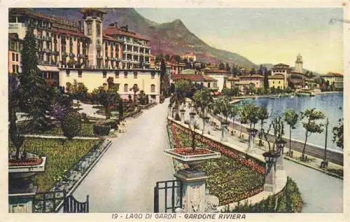 AK / Ansichtskarte  Gardone_Riviera_di_Garda_IT Uferstrasse Promenade