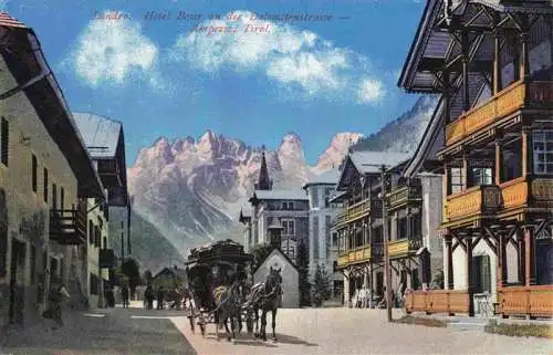 AK / Ansichtskarte 73976666 Ampezzo_Cortina_d_Ampezzo_Suedtirol_IT Hotel Baur an der Dolomitenstrasse Pferdekutsche Dolomiten