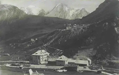 AK / Ansichtskarte  Pordoijoch_Pordoi_Canazei_Trento_IT Christomannos Haus mit der Marmolada