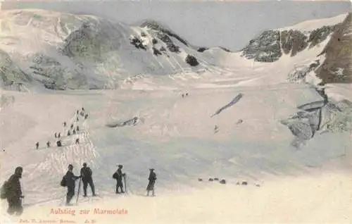 AK / Ansichtskarte 73977661 Canazei_Trento_IT Aufstieg zur Marmolata Gebirgspanorama Dolomiten im Winter