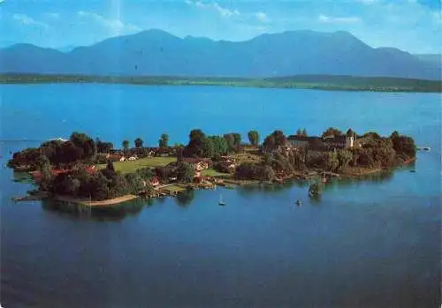 AK / Ansichtskarte  Chiemsee mit Fraueninsel Blick gegen Hochfelln und Hochgern Chiemgauer Alpen