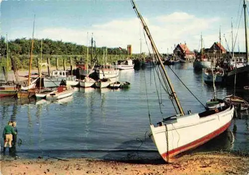 AK / Ansichtskarte  WYK__FoeHR_Nordfriesland Hafen Fischkutter