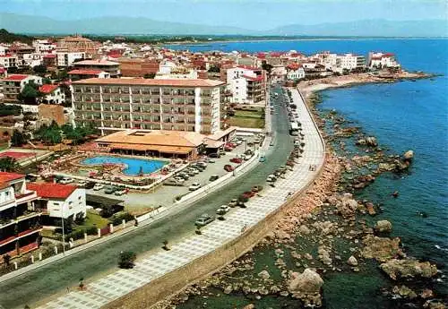 AK / Ansichtskarte 73978498 La_Escala_Costa_Brava_ES Paseo Marítimo Hotel Nieves Mar vista aérea