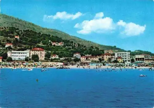 AK / Ansichtskarte 73978545 Andora La spiaggia dal mare Riviera dei Fiori