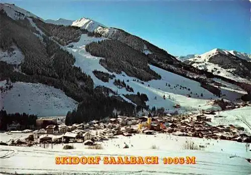 AK / Ansichtskarte  Saalbach_-Hinterglemm_AT Panorama Wintersportplatz mit Schattberg Zwoelferkogel