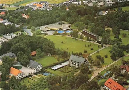 AK / Ansichtskarte  Bad_Sassendorf Thermal-Solebad mit Kurpark Schloss Hof Hueck