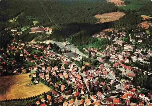 AK / Ansichtskarte  Braunlage Fliegeraufnahme mit Kunsteisstadion und Hotel Maritim