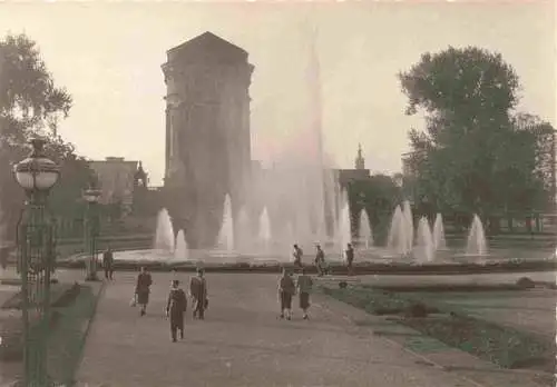 AK / Ansichtskarte  KARLSRUHE_Baden Fontaene Springbrunnen im Stadtzentrum