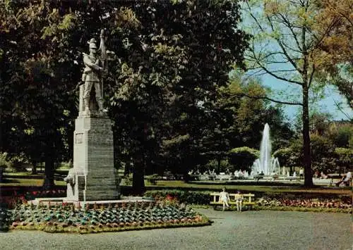 AK / Ansichtskarte 73981301 Marktredwitz Stadtpark mit Dr Holzberger Brunnen