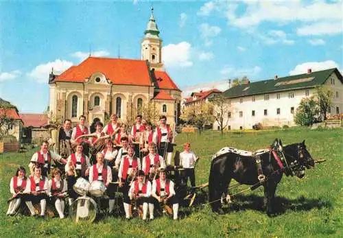 AK / Ansichtskarte 73981549 Kopfing_Innkreis Trachtenkapelle Fidele Kopfjaeger Kirche